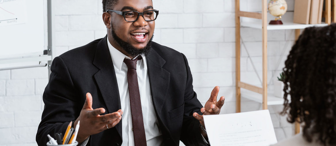 Contratar mais e melhor